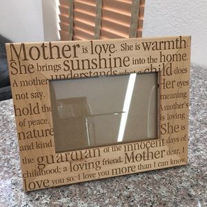 Mother’s Day wooden picture frame! New w/ out tag!